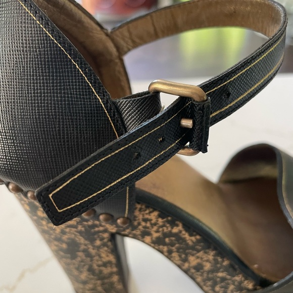 Prada shoes - Picture 7 of 8